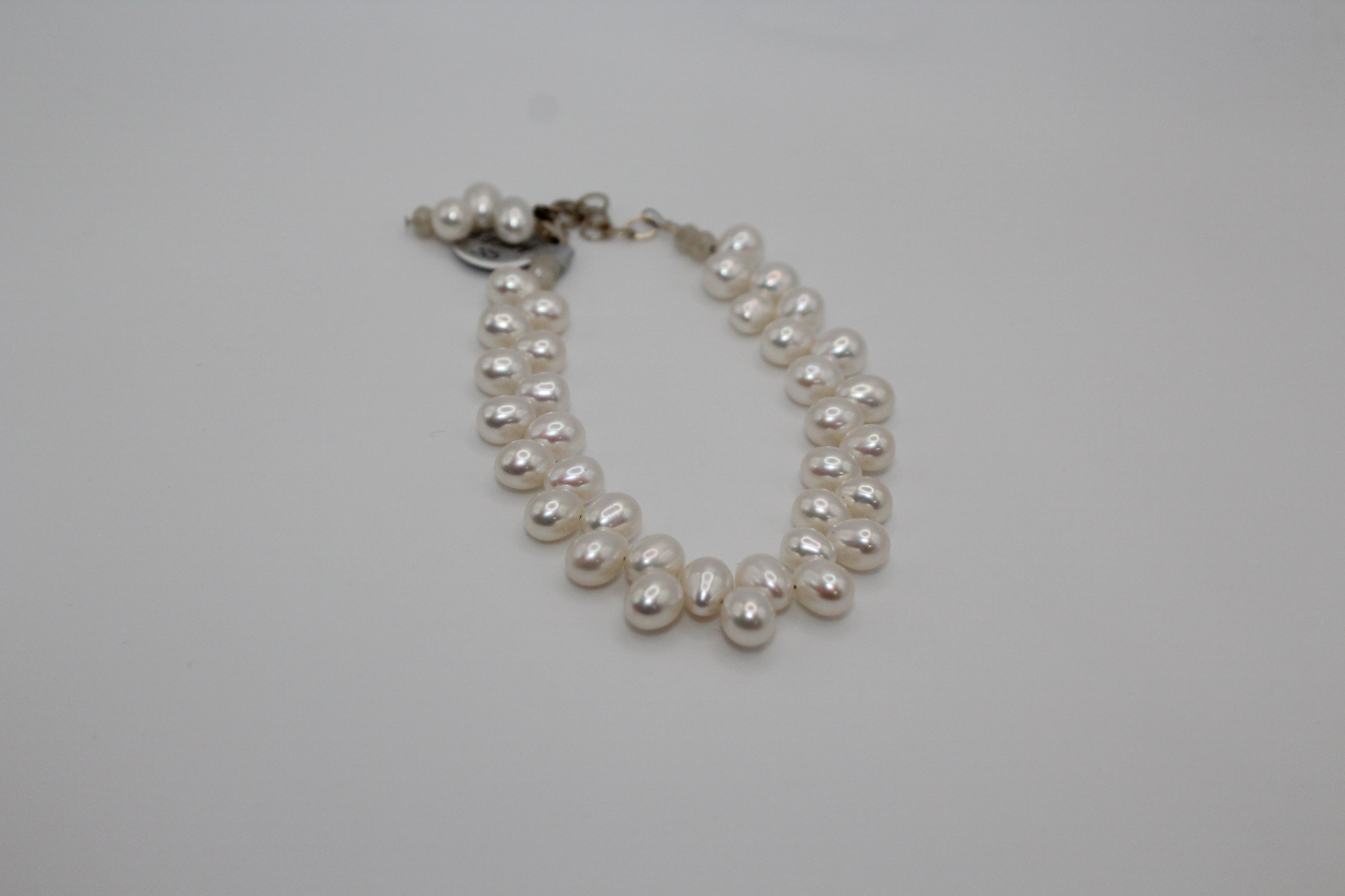 White Top Drilled Pearl Bracelet