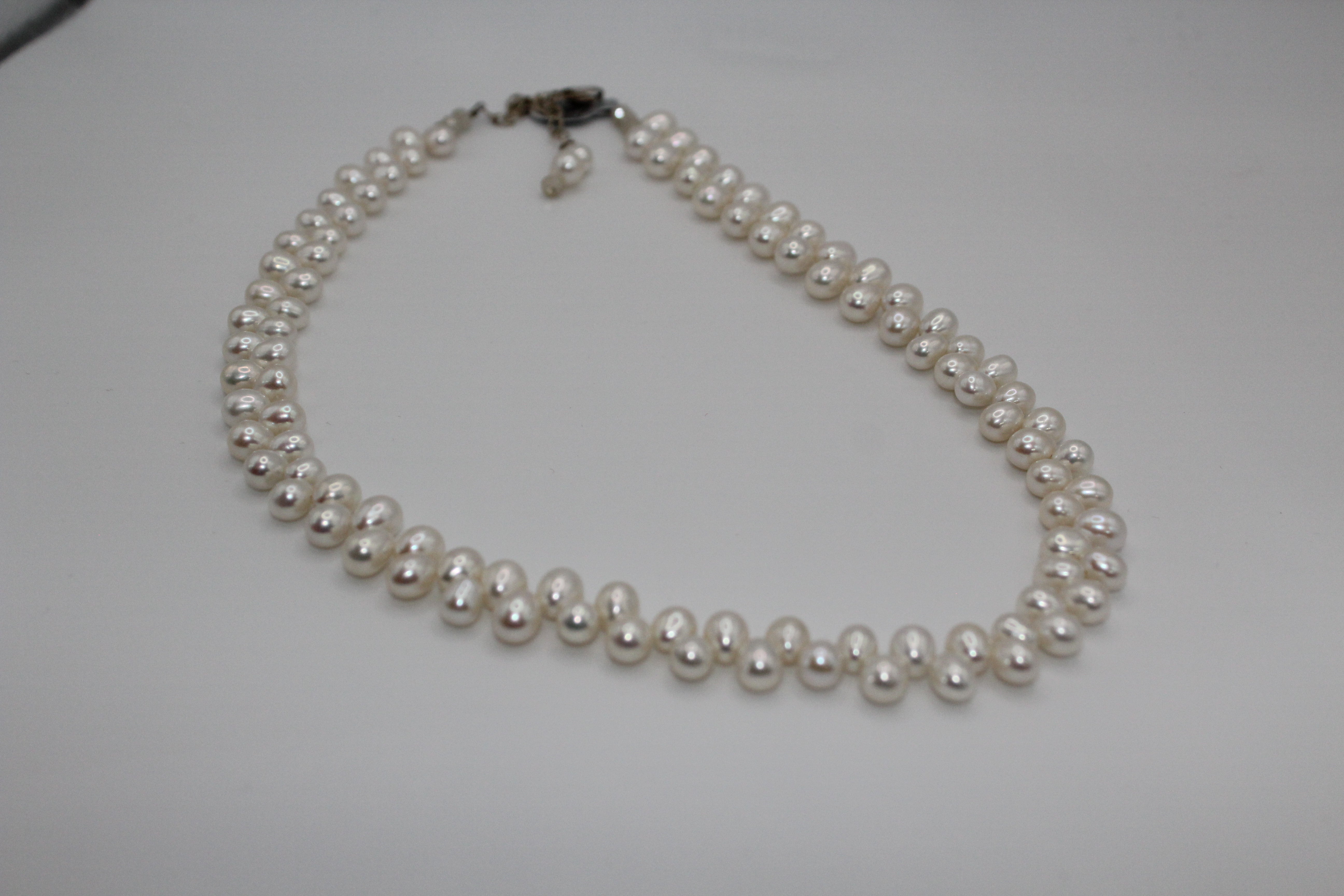 White Top Drilled Pearl Necklace